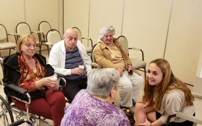 Gran experiencia y conexión entre alumnas y abuelos